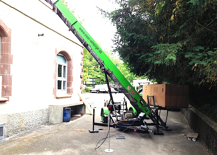 Möbellift Mieten Delsberg / Delémont Jura Umzugslift Zügellift Aussenlift Fassadenlift